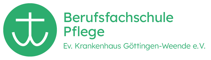 Grünes Logo mit Kreuz, Text: "Berufsfachschule Pflege, Ev. Krankenhaus Göttingen-Weende e.V."