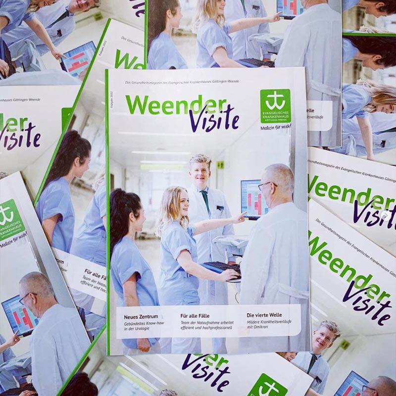 Zeitschriften mit Krankenhauspersonal in Arbeitskleidung und einem Monitor. Titel: "Weender Visite".